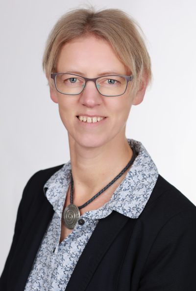 Dr. Lydia Girndt